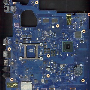 Samsung NP-300E5C-U02RU Scala3-15CRV 001