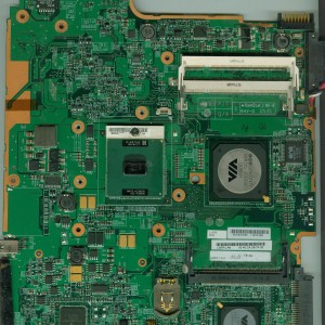 Fujitsu Siemens Amilo Pro V2030 - Fic LM7R 001