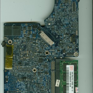 MacBook Pro A1212 - 820-2059-A - Gpu_216PLAKB26FG (Radeon X1600) 001