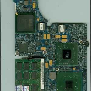 MacBook Pro A1212 - 820-2059-A - Gpu_216PLAKB26FG (Radeon X1600) 002