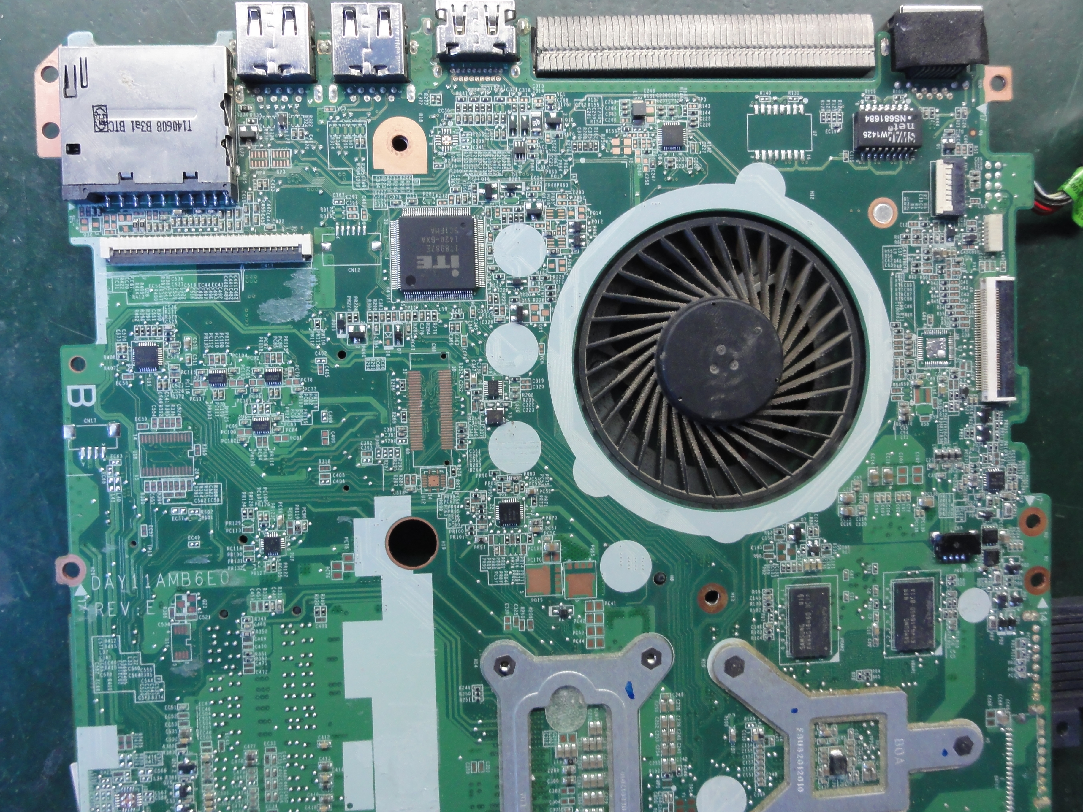 HP PAVILION 14-V049TX DAY11AMB6E0 Y11